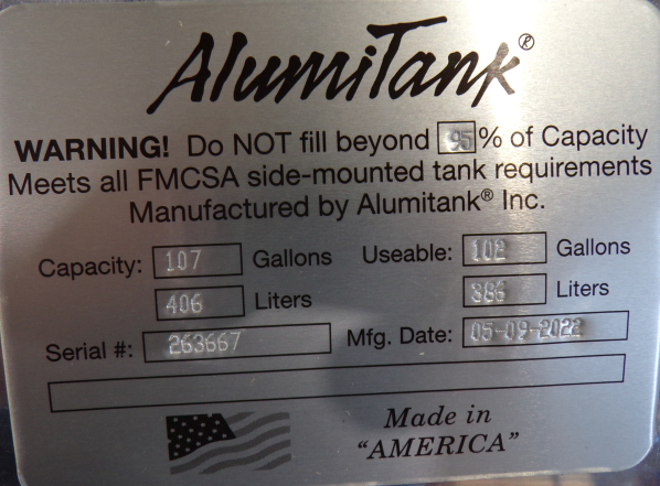 107 Gallons 24.5"D x 52.5"L - Kenworth Style - Rear Fill Polished