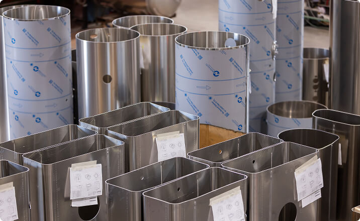 Aluminum cylindrical and rectangular tanks for snow removal industry